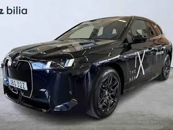 Svart Begagnad 2025 BMW iX M Sport SUV | 949 000 kr