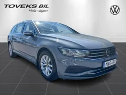Grå Begagnad 2024 VW Passat Kombi | 339 000 kr (Marknadspris)
