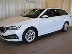 Vit Begagnad 2020 Skoda Octavia Kombi | 245 000 kr