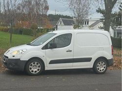 Begagnad 2011 Peugeot Partner Van | 43 700 kr (Marknadspris)