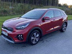 Röd Begagnad 2020 Kia Niro 2 SUV | 210 000 kr (Marknadspris)