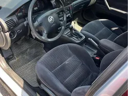 Grå Begagnad 2000 VW Passat Comfortline Kombi | 6 000 kr (Lite dyr)