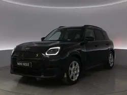 Svart Begagnad 2024 Mini Countryman SUV | 459 900 kr (Bra pris)