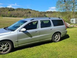 Grå Begagnad 2002 Volvo V70 Kombi | 14 500 kr (Marknadspris)