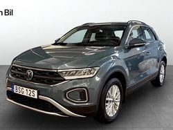 Grå Begagnad 2024 VW T-Roc Life SUV | 294 900 kr (Marknadspris)