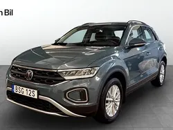 Grå Begagnad 2024 VW T-Roc Life SUV | 294 900 kr (Marknadspris)