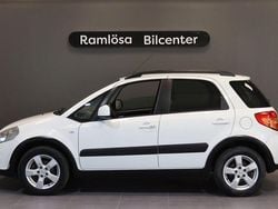Vit Begagnad 2010 Suzuki SX4 Halvkombi | 54 900 kr (Marknadspris)