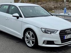 Vit Begagnad 2019 Audi A3 Sportback Sport Halvkombi | 210 000 kr (Marknadspris)
