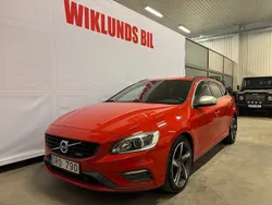 Röd Begagnad 2013 Volvo V60 R-Design Kombi | 159 900 kr (Lite dyr)