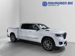 Vit (ivory 3 coat paint white) Ny 2025 Dodge Ram Pickup | 1 373 750 kr (Marknadspris)
