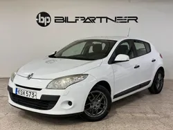 Vit Begagnad 2010 Renault Mégane III Halvkombi | 39 900 kr