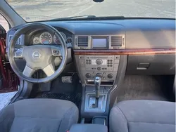 Röd Begagnad 2005 Opel Vectra Sedan | 17 500 kr (Marknadspris)