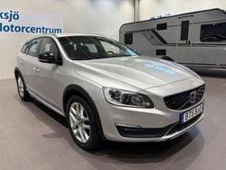 Silver Begagnad 2016 Volvo V60 CC Summum Kombi | 159 900 kr (Lite dyr)