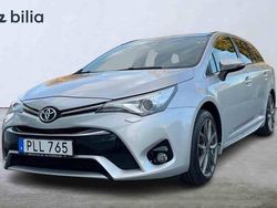Silver Begagnad 2017 Toyota Avensis Kombi | 184 900 kr
