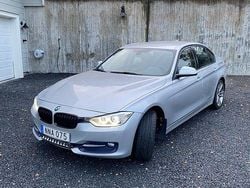 Silver Begagnad 2014 BMW 320 Sport Line Sedan | 132 000 kr (Bra pris)