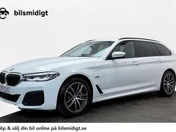 Vit Begagnad 2022 BMW 530e M Sport Kombi | 339 900 kr (Marknadspris)