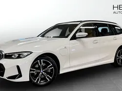 Vit (white) Begagnad 2024 BMW 330e M Sport Kombi | 537 700 kr (Superpris)