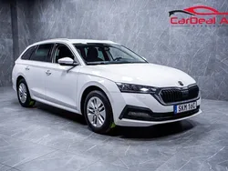 Vit Begagnad 2020 Skoda Octavia Ambition Kombi | 179 800 kr (Marknadspris)
