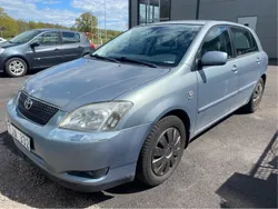 Blå Begagnad 2002 Toyota Corolla Halvkombi | 35 000 kr (Marknadspris)