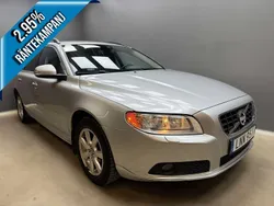 Ljusgrå (grå) Begagnad 2011 Volvo V70 Momentum Kombi | 99 900 kr (Marknadspris)