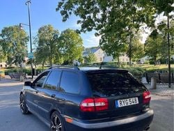 Svart Begagnad 2001 Volvo V40 Kombi | 28 999 kr (Dyr)