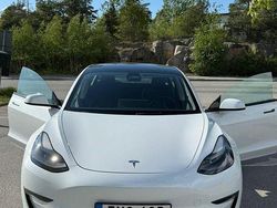 Vit Begagnad 2022 Tesla Model 3 Long Range AWD Sedan | 295 000 kr (Bra pris)
