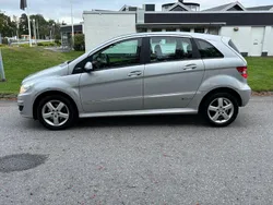 Silver Begagnad 2010 Mercedes 180 Sedan | 59 900 kr (Dyr)