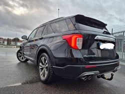 Svart Begagnad 2021 Ford Explorer SUV | 560 000 kr (Marknadspris)
