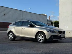 Brun Begagnad 2018 Volvo V40 CC Kinetic Kombi | 182 000 kr (Marknadspris)