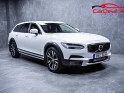 Vit Begagnad 2019 Volvo V90 CC Momentum Kombi | 219 800 kr (Marknadspris)