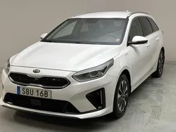Vit Begagnad 2021 Kia Ceed | 175 000 kr