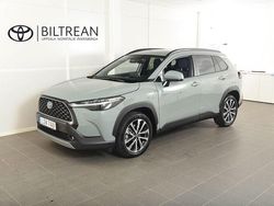 Grön (urban khaki ) Begagnad 2023 Toyota Corolla Cross Style SUV | 364 900 kr (Marknadspris)