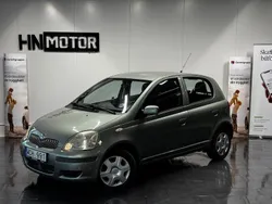 Grön Begagnad 2004 Toyota Yaris Halvkombi | 29 900 kr (Bra pris)