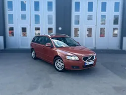 Röd Begagnad 2011 Volvo V50 Summum Kombi | 54 900 kr (Marknadspris)