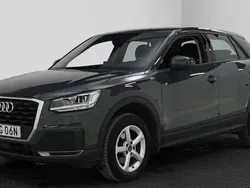 Grå Begagnad 2020 Audi Q2 Comfort SUV | 230 000 kr (Marknadspris)