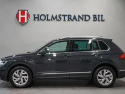 Grå Begagnad 2022 VW Tiguan Elegance SUV | 344 800 kr (Bra pris)