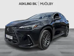 Svart Begagnad 2022 Lexus NX450h+ Business Edition SUV | 499 000 kr (Marknadspris)