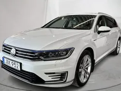Vit Begagnad 2017 VW Passat Business | 174 000 kr