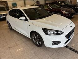 Vit Begagnad 2022 Ford Focus ST-Line Halvkombi | 159 900 kr (Bra pris)