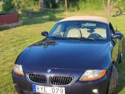Blå Begagnad 2003 BMW Z4 Cab | 89 000 kr