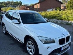 Vit Begagnad 2011 BMW X1 SUV | 75 000 kr (Bra pris)
