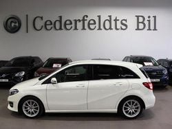 Vit Begagnad 2017 Mercedes B200 Minibuss | 169 900 kr (Marknadspris)