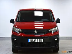 Röd Begagnad 2021 Peugeot Partner Minibuss | 129 900 kr (Superpris)