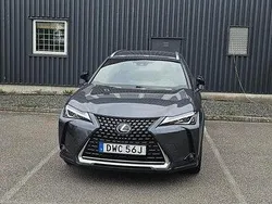 Grå Begagnad 2022 Lexus UX 300e SUV | 225 000 kr (Marknadspris)