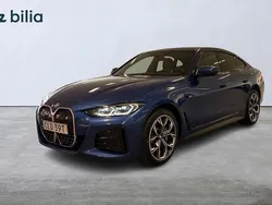 Blå Begagnad 2023 BMW i4 Comfort Edition Sedan | 599 900 kr (Marknadspris)
