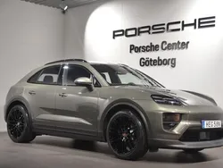 Grön (green) Ny 2025 Porsche Macan SUV | 1 292 400 kr (Marknadspris)