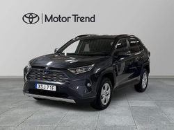 Grå Begagnad 2021 Toyota RAV4 Hybrid Active SUV | 319 000 kr (Marknadspris)