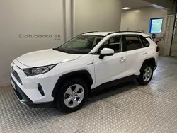 Vit Begagnad 2020 Toyota RAV4 Hybrid Active SUV | 338 900 kr (Bra pris)