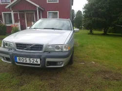 Grå Begagnad 2000 Volvo XC70 SUV | 12 000 kr