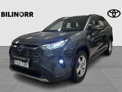 Mörkgrå Begagnad 2022 Toyota RAV4 Hybrid Active SUV | 349 900 kr (Bra pris)